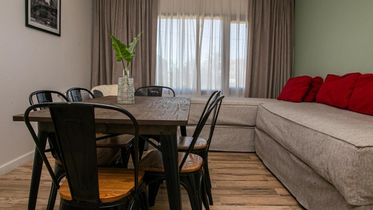 Senderos Aparts & Suites El Chalten Esterno foto