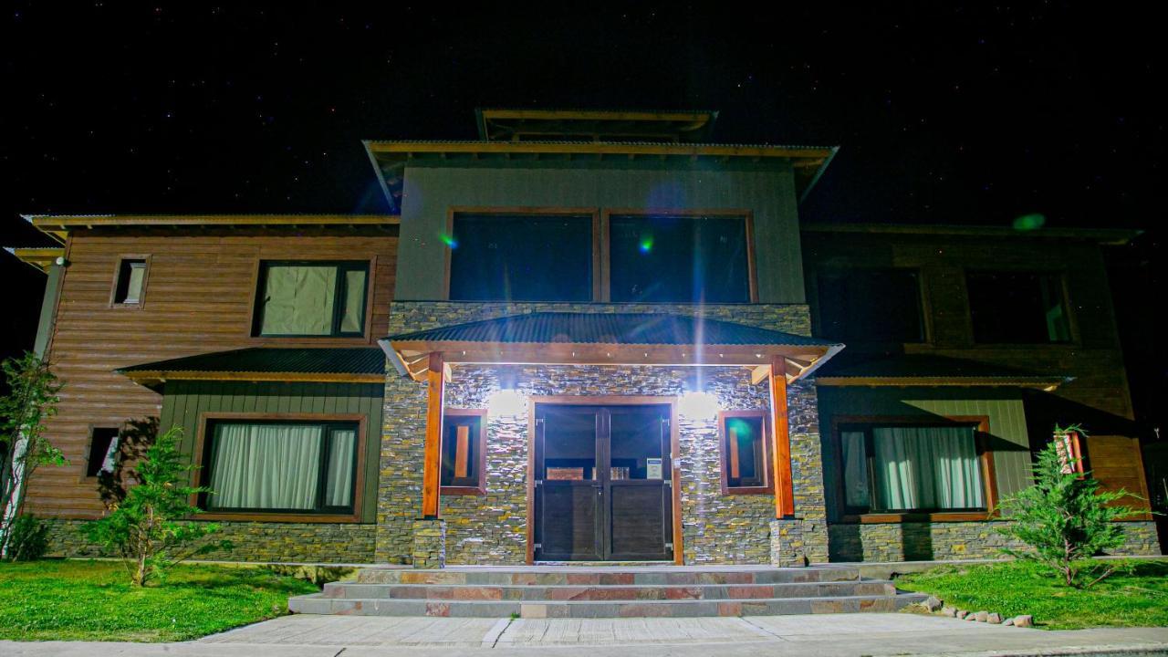 Senderos Aparts & Suites El Chalten Esterno foto