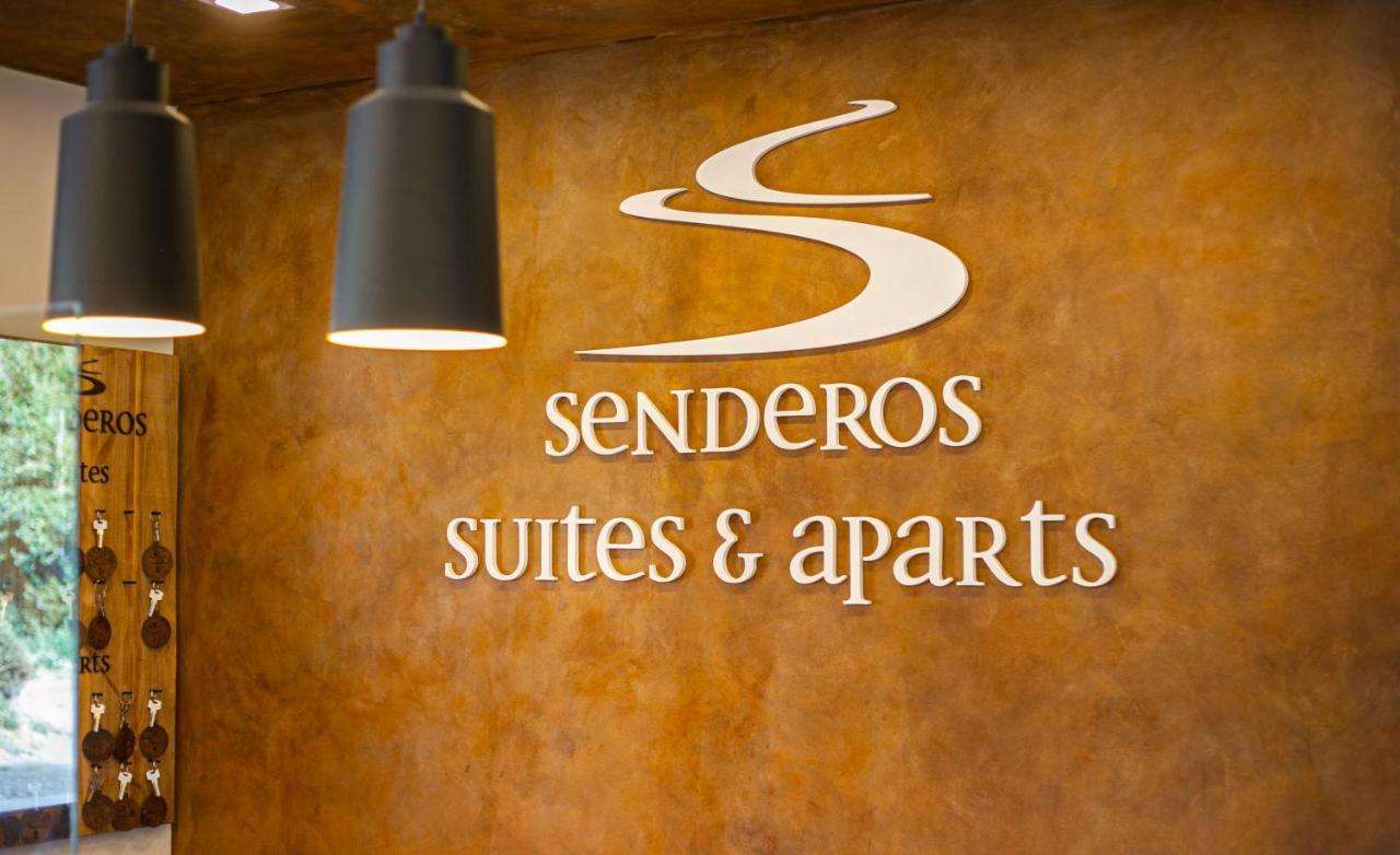 Senderos Aparts & Suites El Chalten Esterno foto