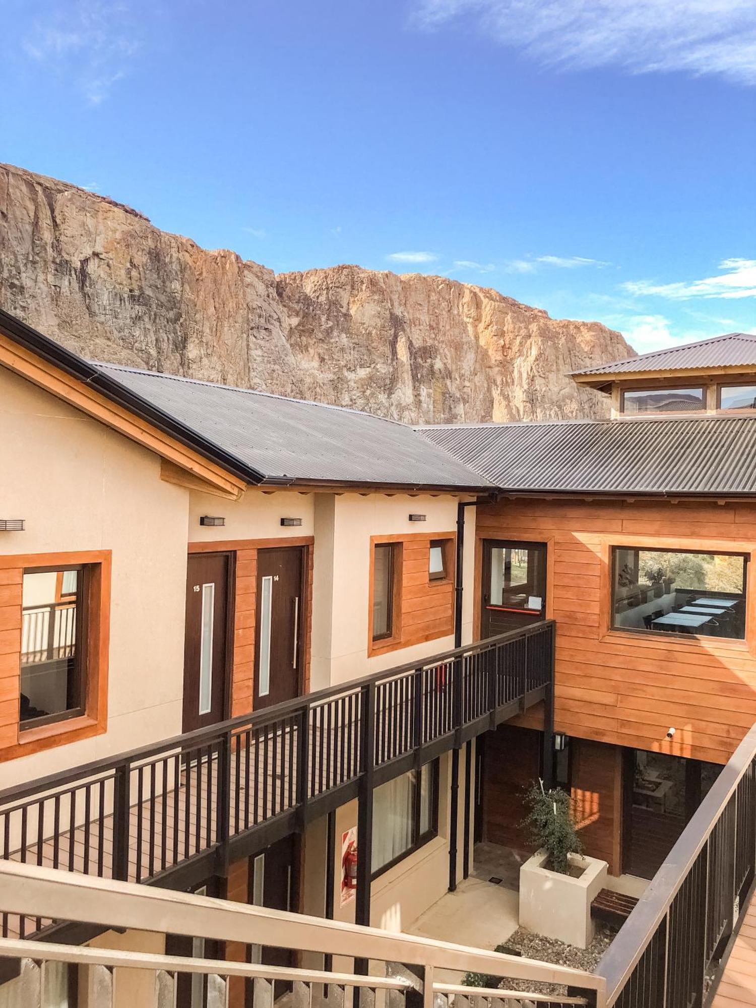 Senderos Aparts & Suites El Chalten Esterno foto