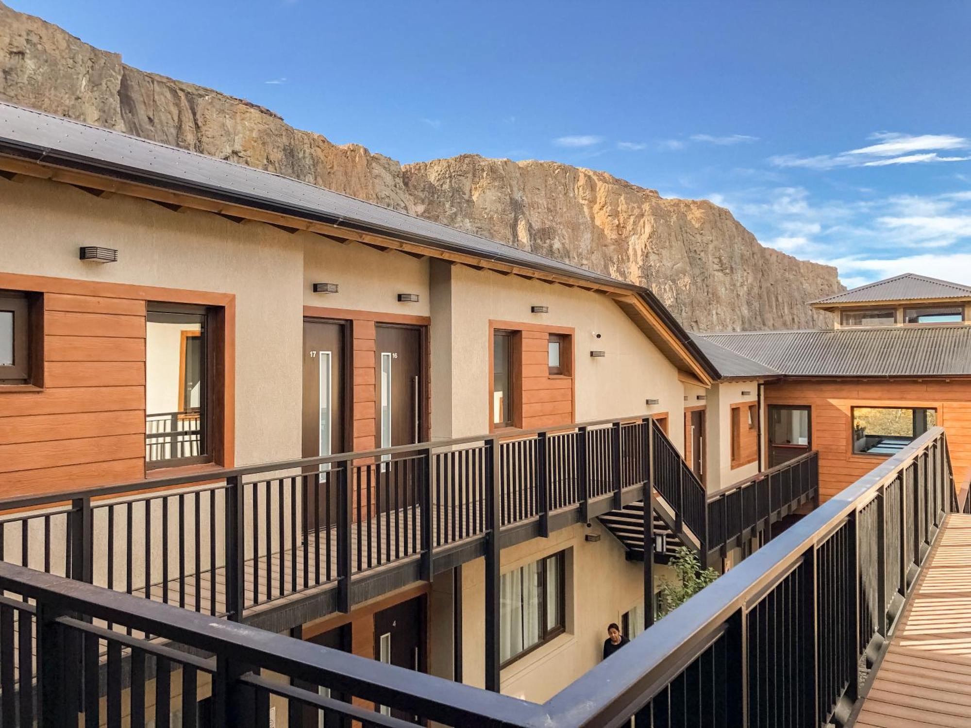 Senderos Aparts & Suites El Chalten Esterno foto