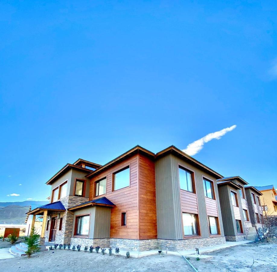 Senderos Aparts & Suites El Chalten Esterno foto